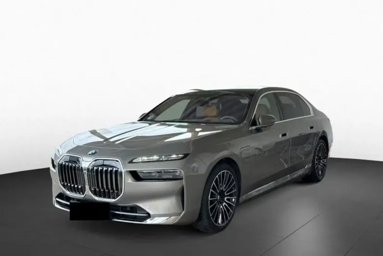 BMW 750 din 2024 cu 44.950 km - oferta BMW152663 - foto 1