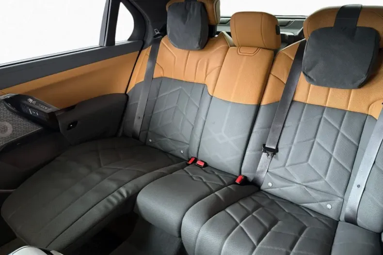 BMW 750 din 2024 cu 44.950 km - oferta BMW152663 - foto 10