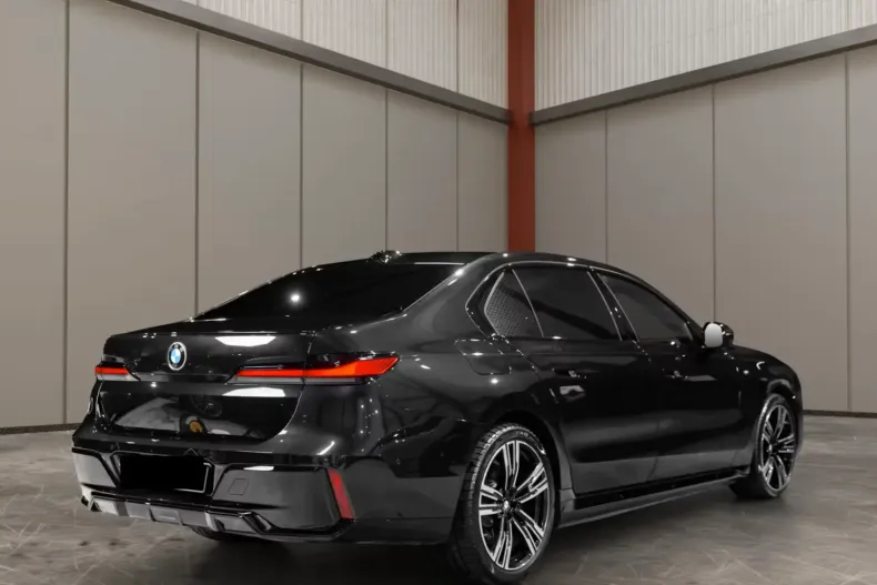 BMW 750 din 2023 cu 53.000 km - oferta BMW152664 - foto 3