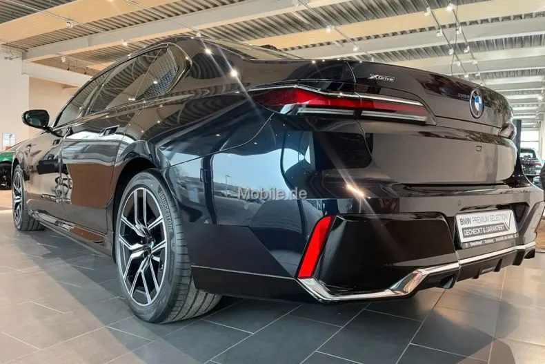 BMW 750 din 2024 cu 20.447 km - oferta BMW152666 - foto 6