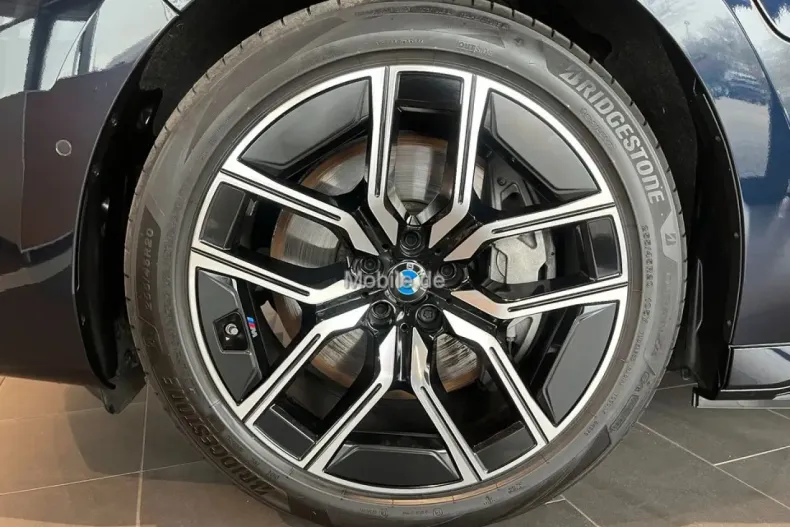 BMW 750 din 2024 cu 20.447 km - oferta BMW152666 - foto 12