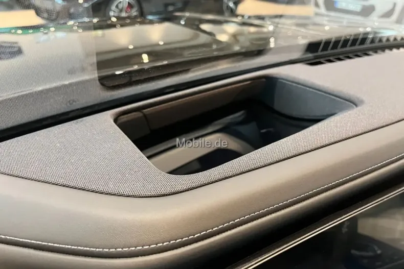 BMW 750 din 2024 cu 20.447 km - oferta BMW152666 - foto 24