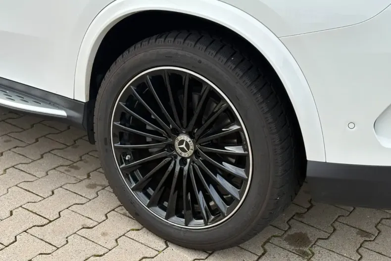 Mercedes-Benz GLC 300 din 2025 cu 15.100 km - oferta MER152668 - foto 9