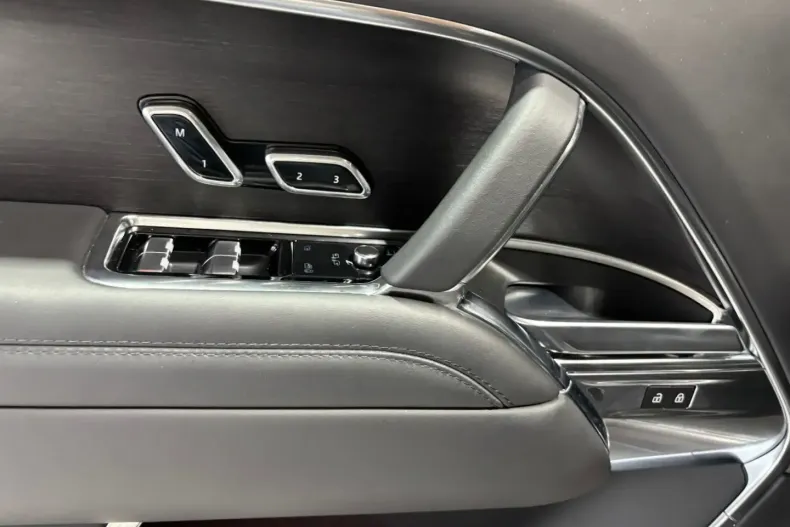 Land Rover Range Rover din 2023 cu 27.950 km - oferta LAN152672 - foto 13