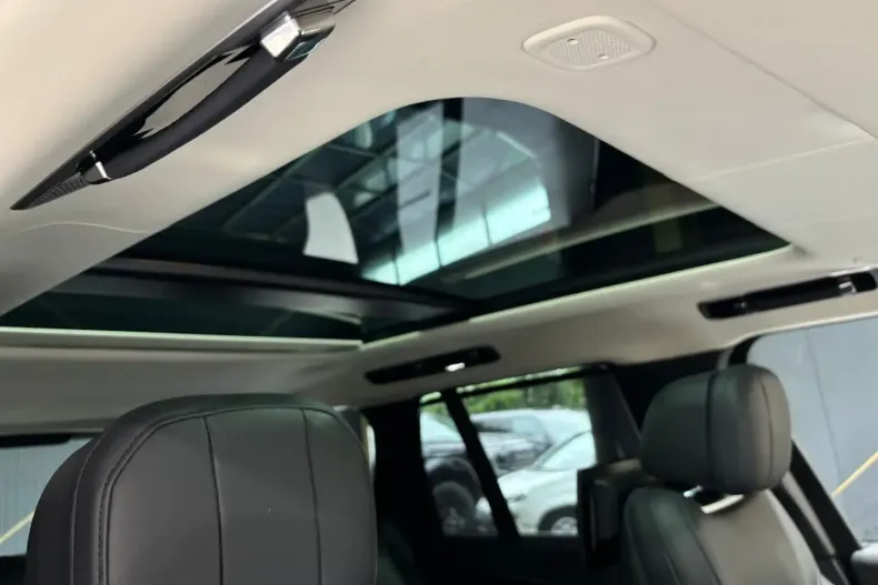 Land Rover Range Rover din 2023 cu 27.950 km - oferta LAN152672 - foto 19