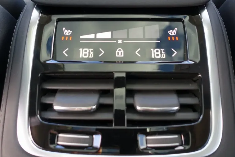 Volvo XC90 din 2025 cu 17.959 km - oferta VOL152678 - foto 9