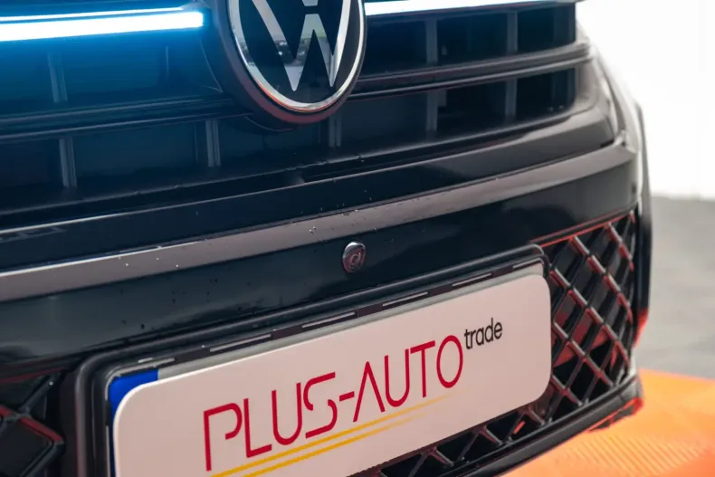 Volkswagen Touareg din 2025 cu 18.000 km - oferta VOL152679 - foto 9