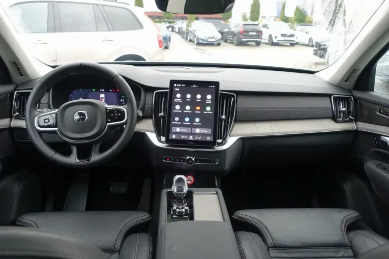 Volvo XC90 din 2025 cu 20.200 km - oferta VOL152682 - foto 9