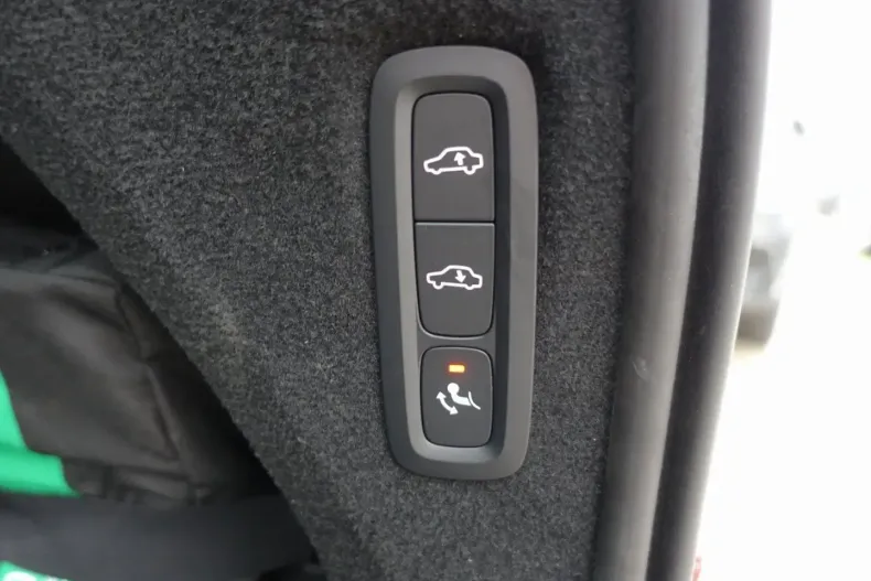 Volvo XC90 din 2025 cu 20.200 km - oferta VOL152682 - foto 10