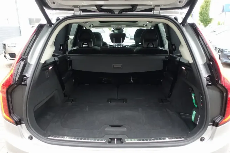 Volvo XC90 din 2025 cu 20.200 km - oferta VOL152682 - foto 22