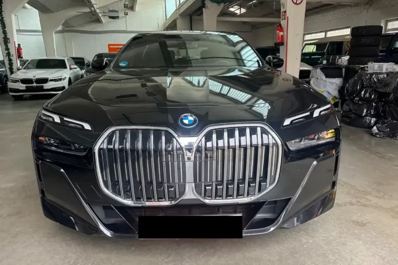 BMW 750 din 2023 cu 38.200 km - oferta BMW152687 - foto 2