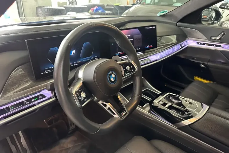 BMW 750 din 2023 cu 38.200 km - oferta BMW152687 - foto 9