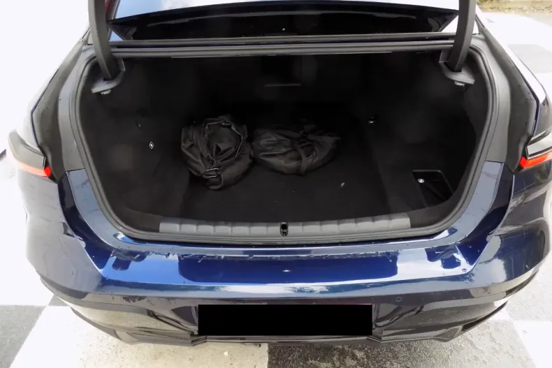 BMW 750 din 2023 cu 67.754 km - oferta BMW152691 - foto 6