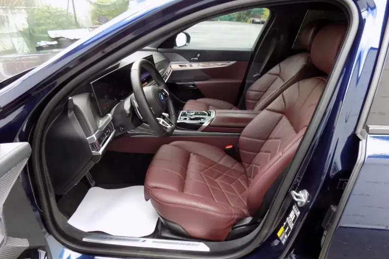 BMW 750 din 2023 cu 67.754 km - oferta BMW152691 - foto 10