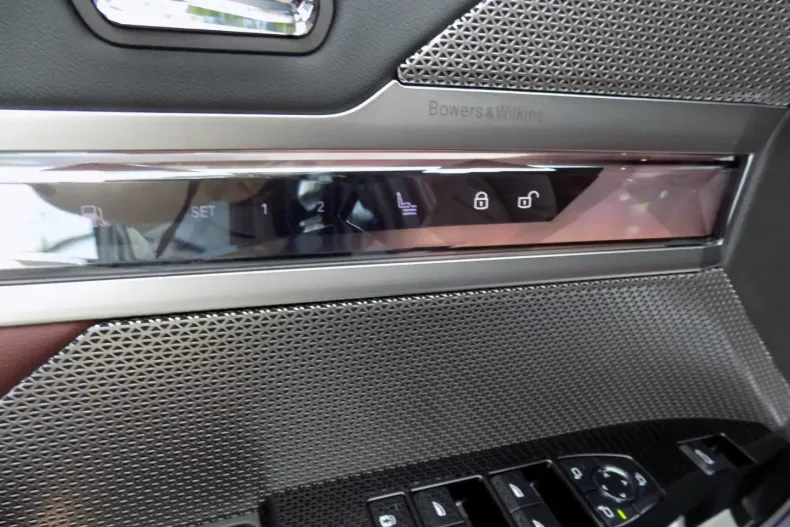 BMW 750 din 2023 cu 67.754 km - oferta BMW152691 - foto 22