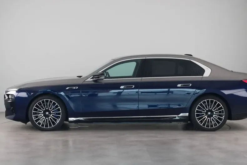 BMW i7 din 2024 cu 6.806 km - oferta BMW152698 - foto 7