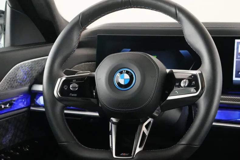 BMW i7 din 2024 cu 6.806 km - oferta BMW152698 - foto 17