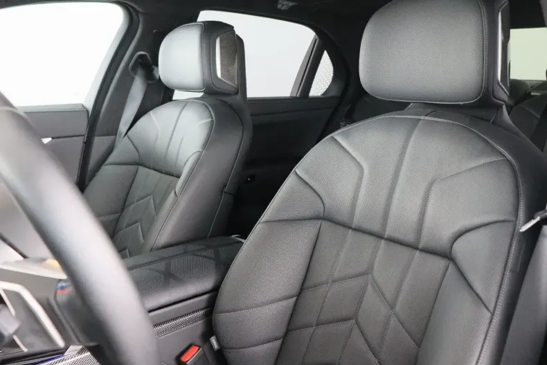 BMW i7 din 2024 cu 6.806 km - oferta BMW152698 - foto 25