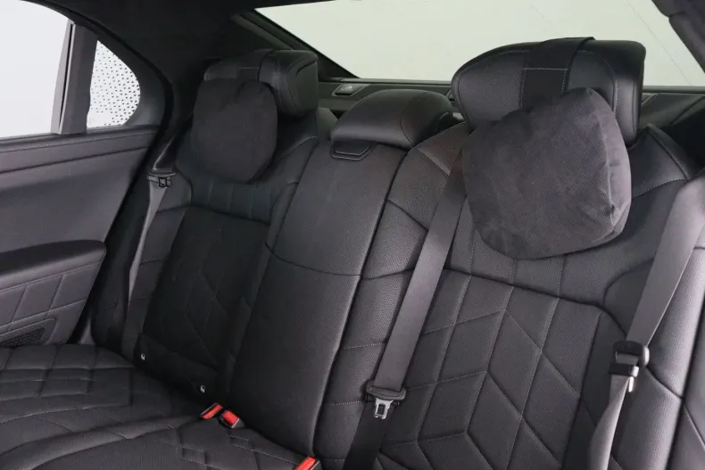 BMW i7 din 2024 cu 6.806 km - oferta BMW152698 - foto 29