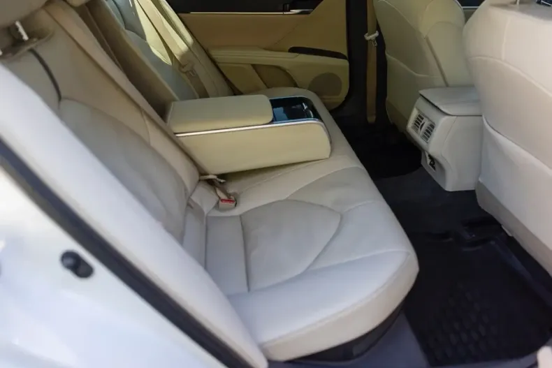 Toyota Camry din 2022 cu 86.994 km - oferta TOY152710 - foto 4