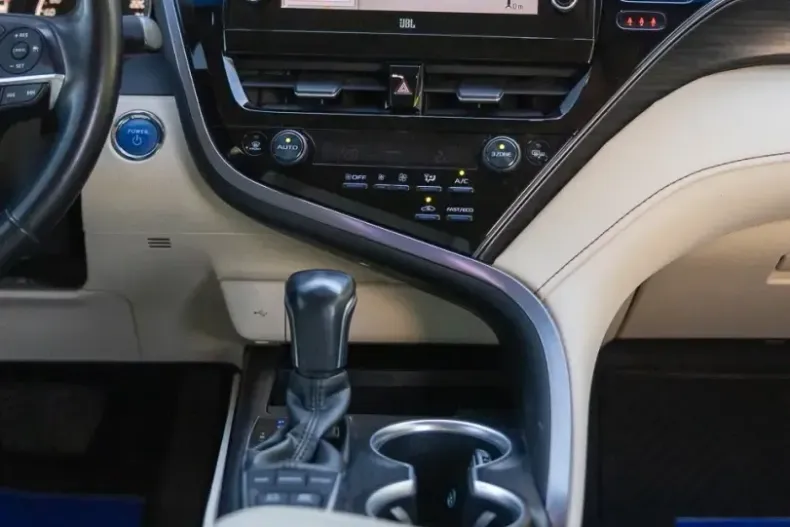 Toyota Camry din 2022 cu 86.994 km - oferta TOY152710 - foto 31