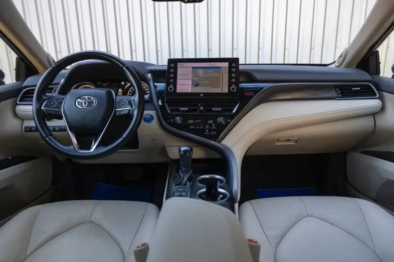 Toyota Camry din 2022 cu 86.994 km - oferta TOY152710 - foto 36