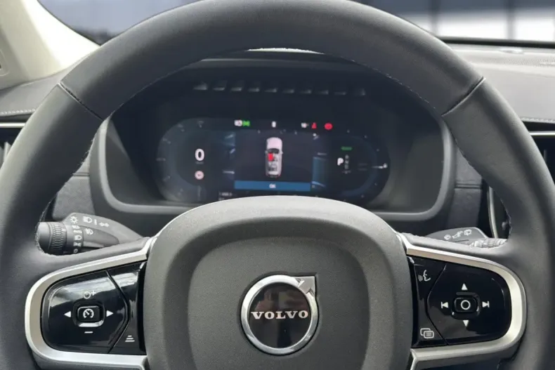 Volvo XC90 din 2025 cu 14.990 km - oferta VOL152715 - foto 11