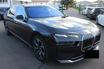 BMW 750 din 2023 - oferta BMW152723