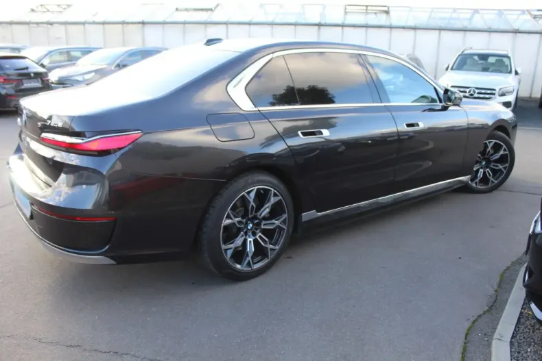 BMW 750 din 2023 cu 65.200 km - oferta BMW152723 - foto 6