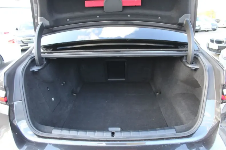 BMW 750 din 2023 cu 65.200 km - oferta BMW152723 - foto 8