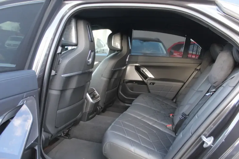 BMW 750 din 2023 cu 65.200 km - oferta BMW152723 - foto 15