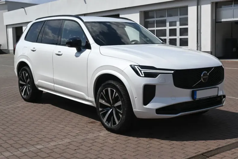 Volvo XC90 din 2025 cu 6.000 km - oferta VOL152730 - foto 4