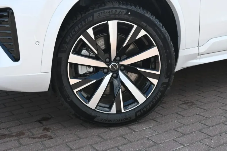 Volvo XC90 din 2025 cu 6.000 km - oferta VOL152730 - foto 11