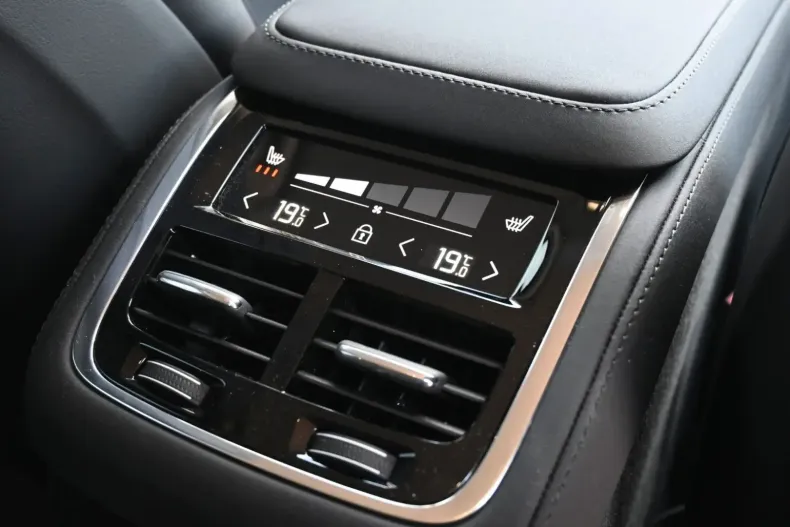 Volvo XC90 din 2025 cu 6.000 km - oferta VOL152730 - foto 17