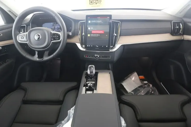 Volvo XC90 din 2025 cu 14.550 km - oferta VOL152746 - foto 6