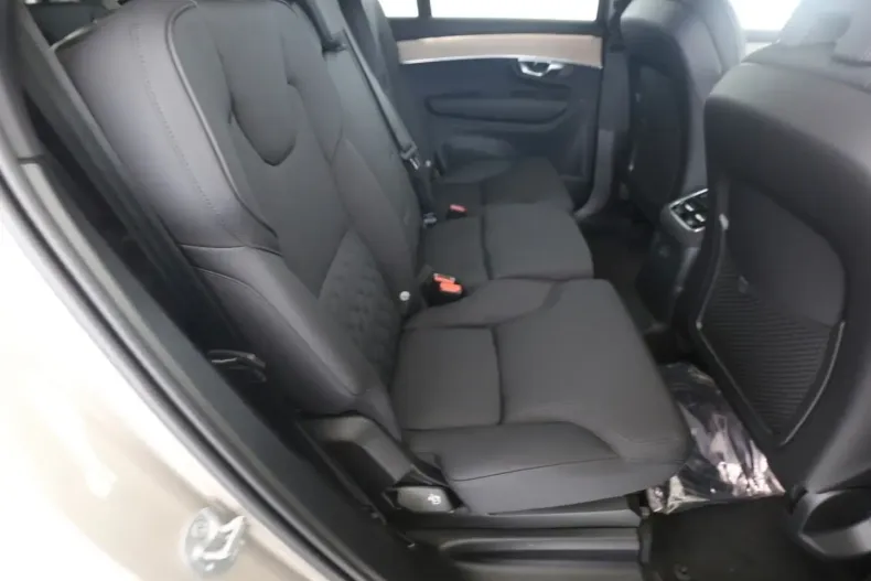 Volvo XC90 din 2025 cu 14.550 km - oferta VOL152746 - foto 9