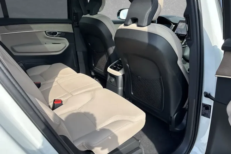 Volvo XC90 din 2025 cu 15.000 km - oferta VOL152748 - foto 6