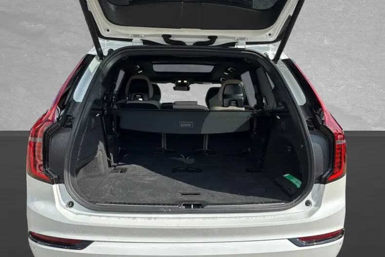 Volvo XC90 din 2025 cu 15.000 km - oferta VOL152748 - foto 11