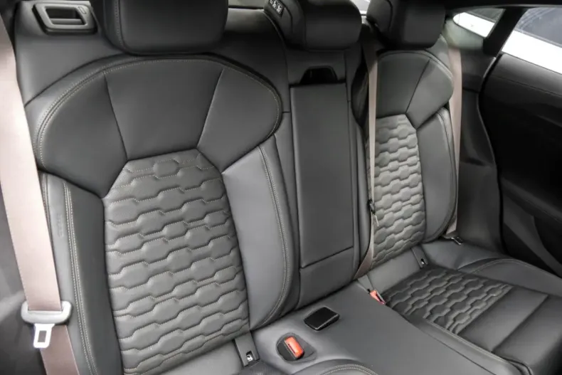 Audi RS6 din 2024 cu 4.525 km - oferta AUD152752 - foto 11