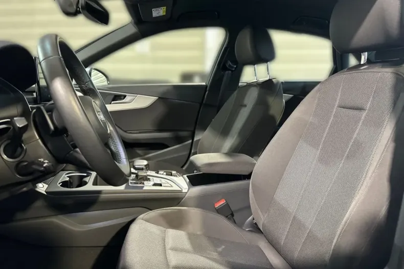 Audi A4 din 2022 cu 62.900 km - oferta AUD152754 - foto 7