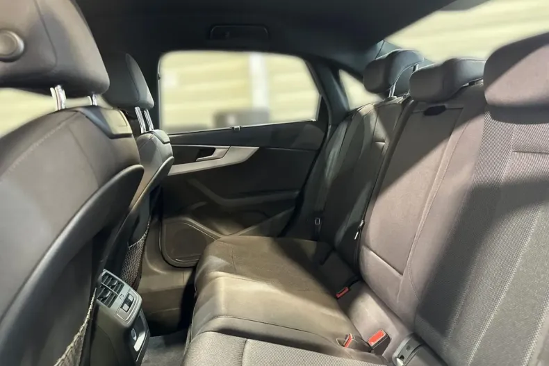 Audi A4 din 2022 cu 62.900 km - oferta AUD152754 - foto 9