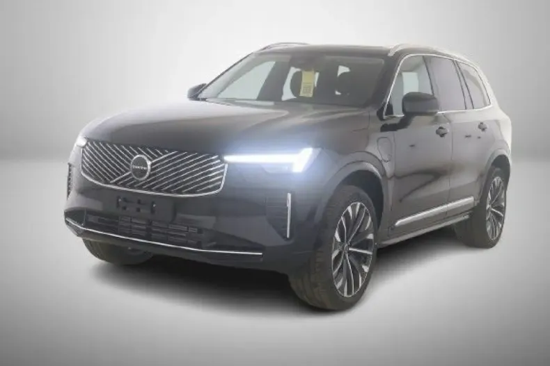 Volvo XC90 din 2025 cu 21.500 km - oferta VOL152765 - foto 1