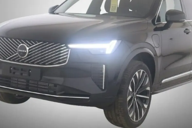 Volvo XC90 din 2025 cu 21.500 km - oferta VOL152765 - foto 2