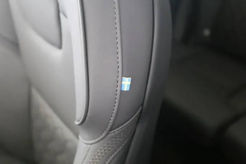 Volvo XC90 din 2025 cu 21.500 km - oferta VOL152765 - foto 9