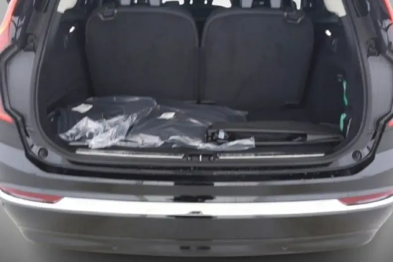 Volvo XC90 din 2025 cu 21.500 km - oferta VOL152765 - foto 11