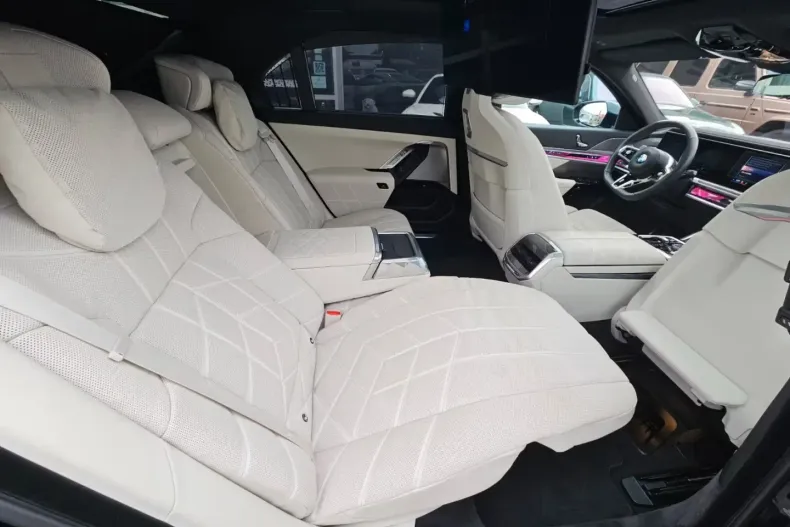 BMW 740 din 2025 cu 33.000 km - oferta BMW152768 - foto 3