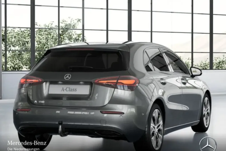 Mercedes-Benz A 180 din 2024 cu 13.599 km - oferta MER152769 - foto 3