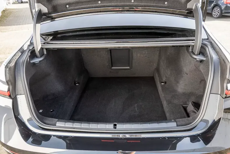 BMW 740 din 2024 cu 24.300 km - oferta BMW152771 - foto 3