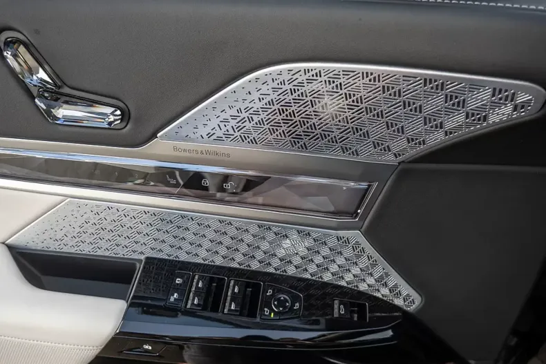 BMW 740 din 2024 cu 24.300 km - oferta BMW152771 - foto 13