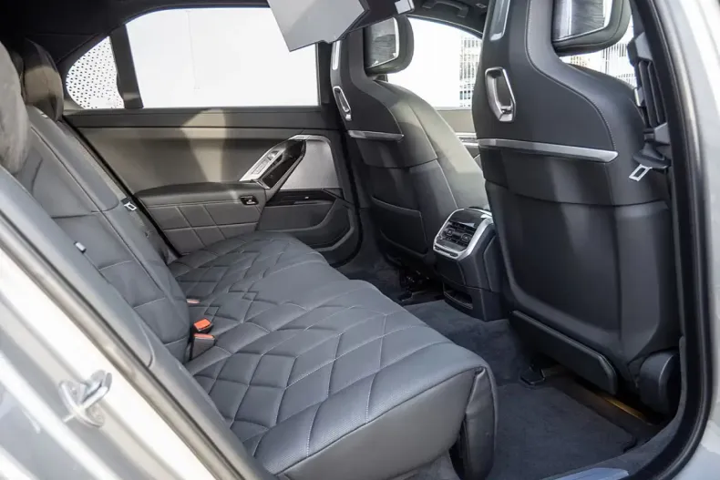 BMW 740 din 2025 cu 19.700 km - oferta BMW152772 - foto 9